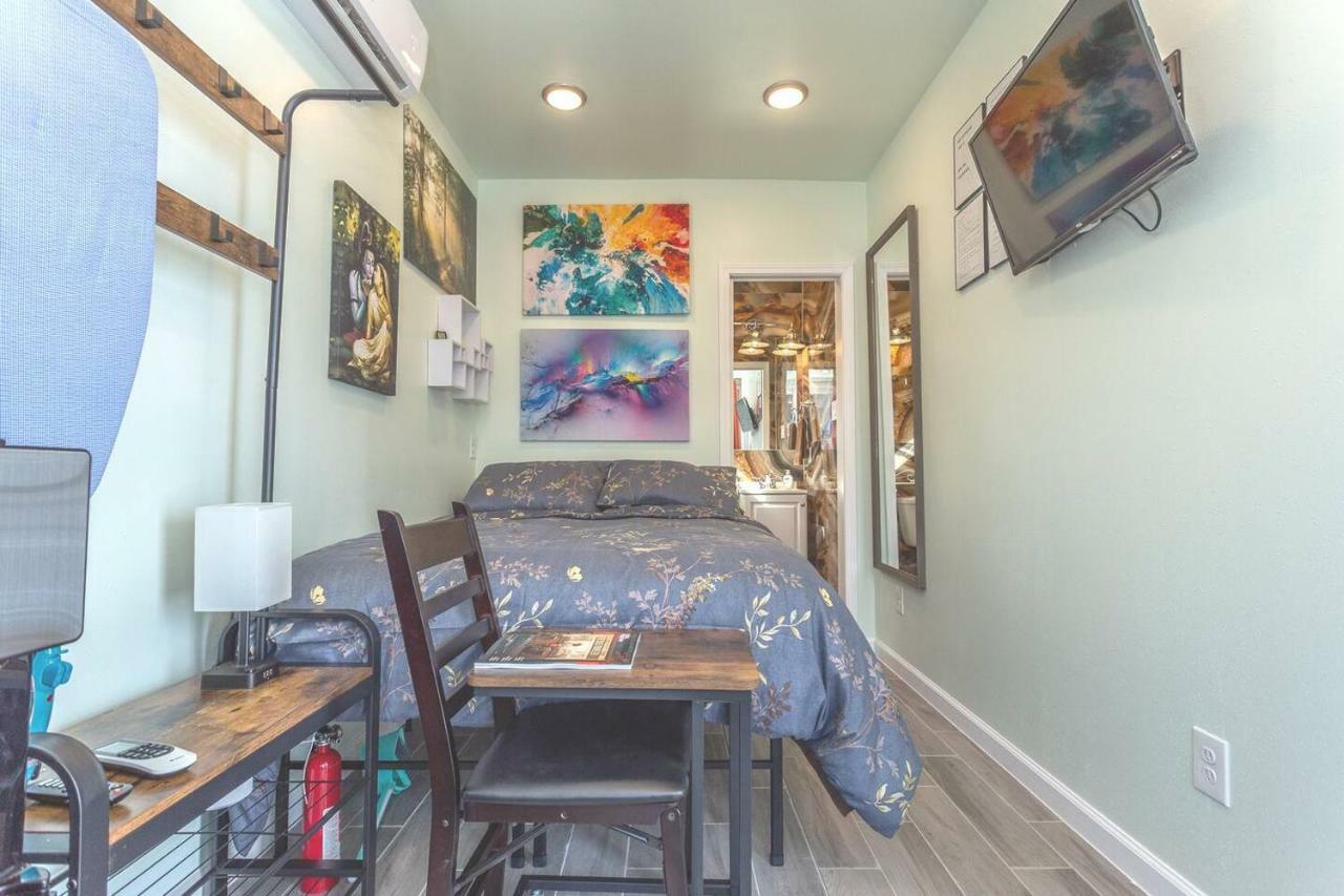 East Downtown Micro-Luxe Container Living Pod #9 Apartment Houston Bagian luar foto