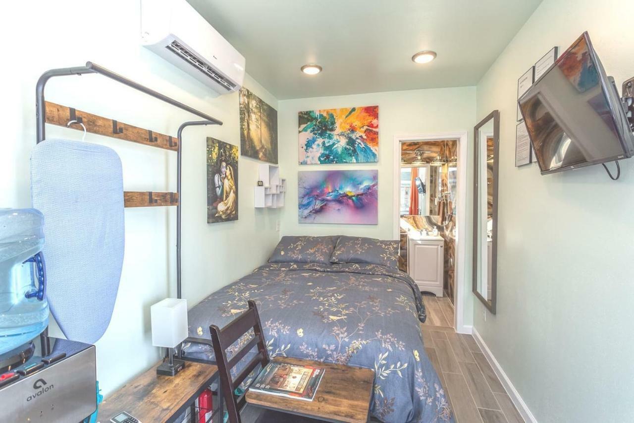 East Downtown Micro-Luxe Container Living Pod #9 Apartment Houston Bagian luar foto